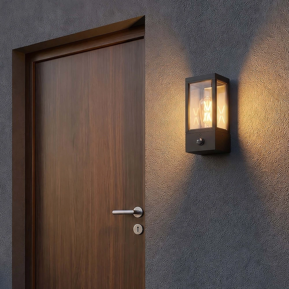 Design-Wandlampe Dubai Schwarz mit Sensor Searchlight 5,05342E+12