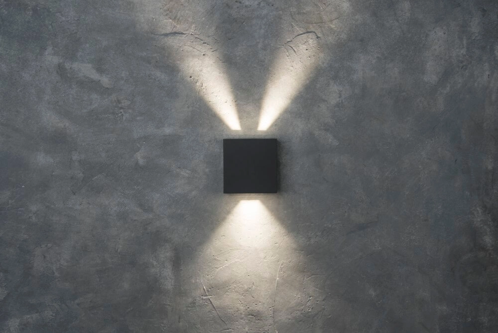 Anthrazitfarbene Wandleuchte Gemini Beams Design Lutec 6939412012940