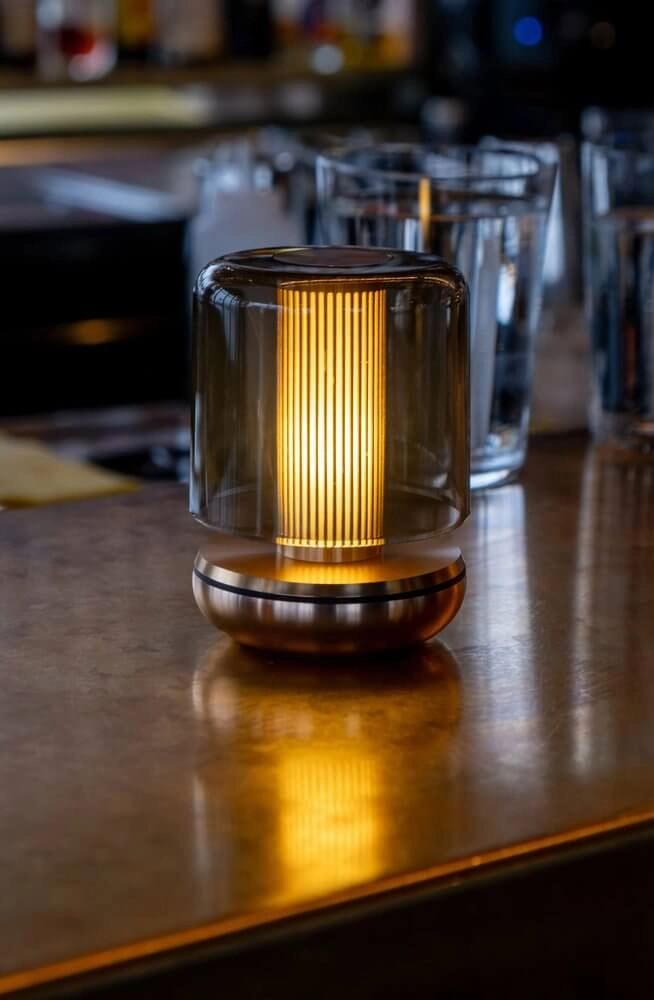 Wiederaufladbare Tischlampe Firefly Gold geräuchert Humble 6097522568556