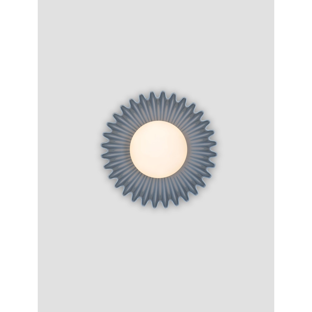 Wandleuchte Petel Blau mit weißem Glas Lyora 5212017483966