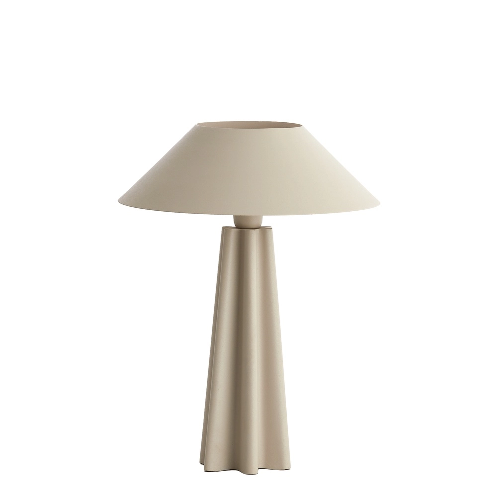 Sandtischlampe Cukai mit Metallkappe
