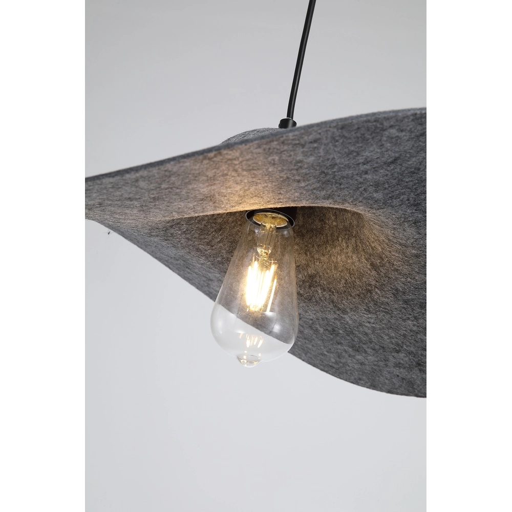 Schwarze Pendelleuchte Ripple mit Filz Searchlight 5053423298887