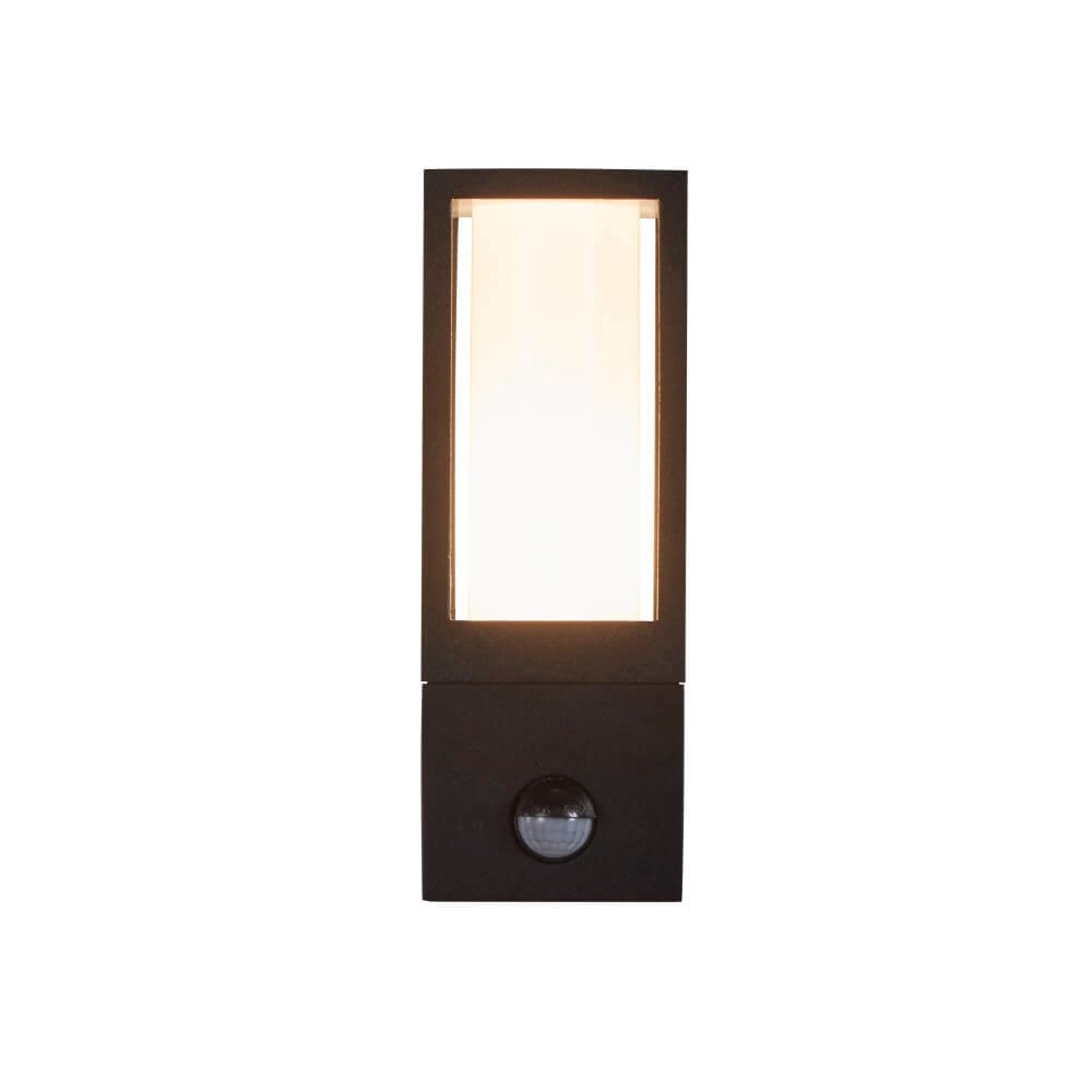 Schlanke Wandleuchte Avenue Schwarz Searchlight 5053423250922