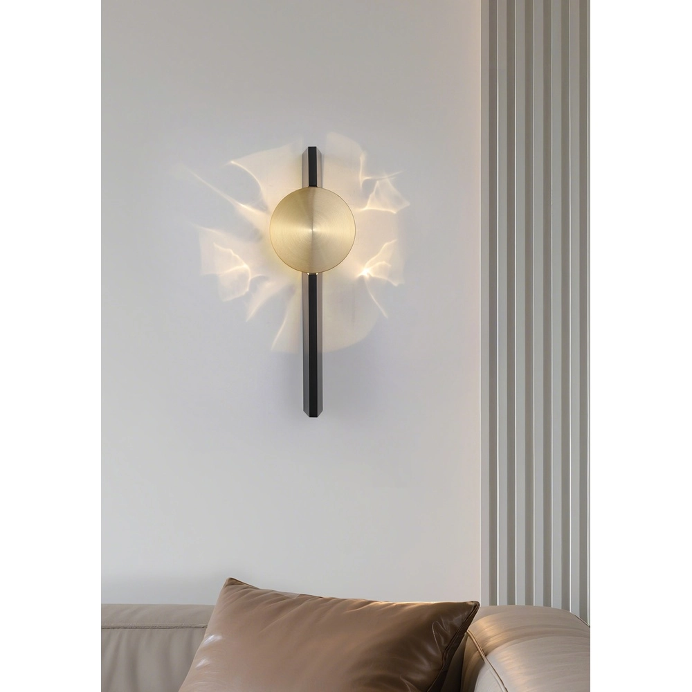 Design-Wandleuchte Shield Schwarz und Gold Searchlight 5053423301167