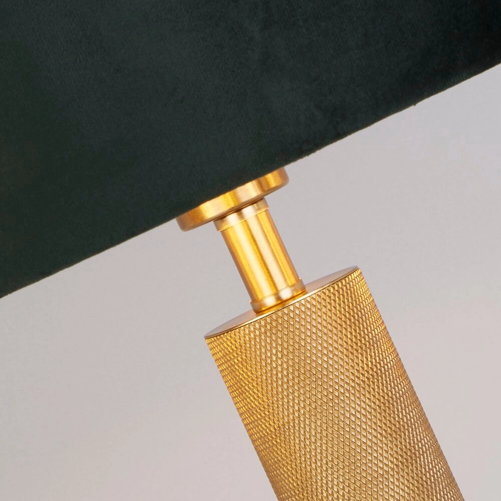 Goldene Tischlampe London mit grüner Haube Searchlight 5053423248400