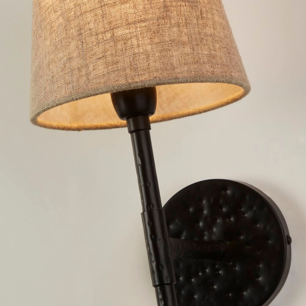 Wandlampe Gothic Schwarz Searchlight 5053423249988