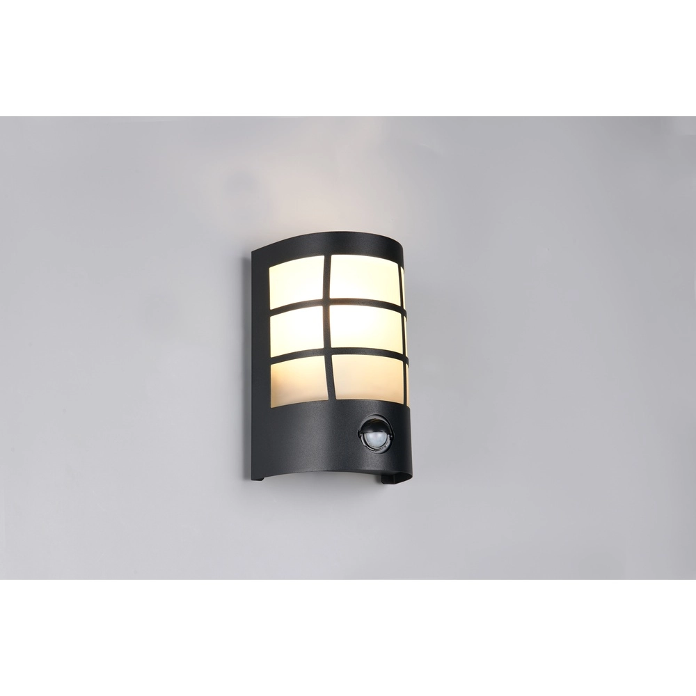 Schwarze Wandleuchte Sintra mit Sensor Trio 4017807648256