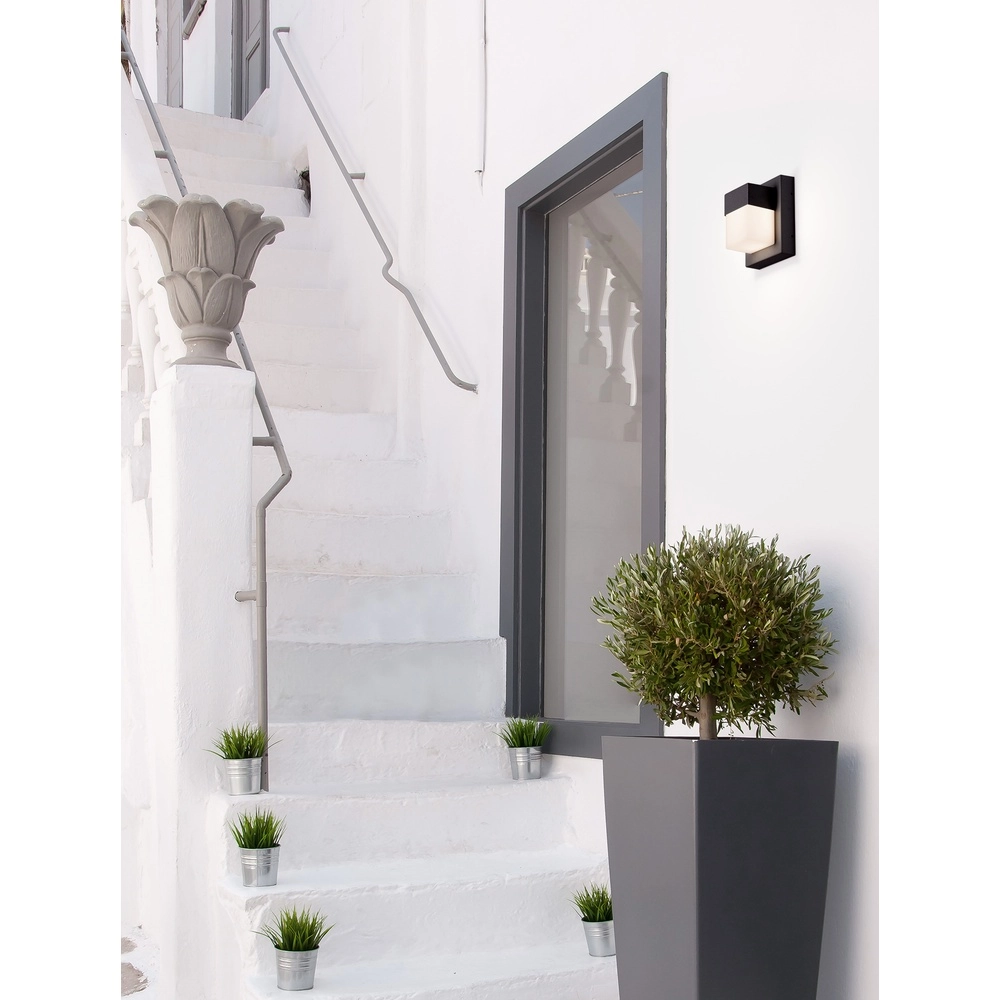Design-Wandleuchte Leto schwarz Lyora 5212017443472