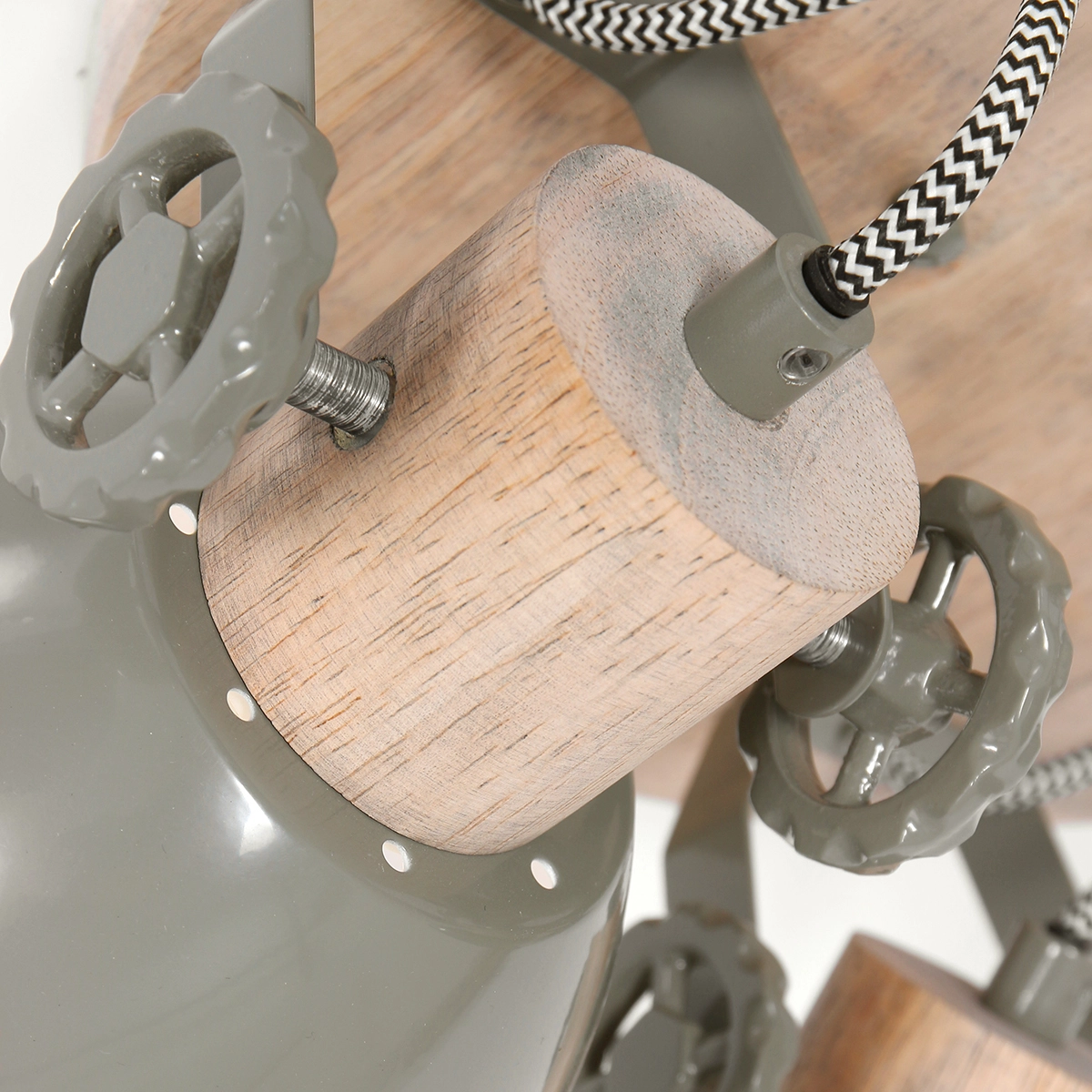 Industrielle Deckenleuchte Gearwood 3-flammiges Retro-Grün mit Holz Steinhauer 8712746135398