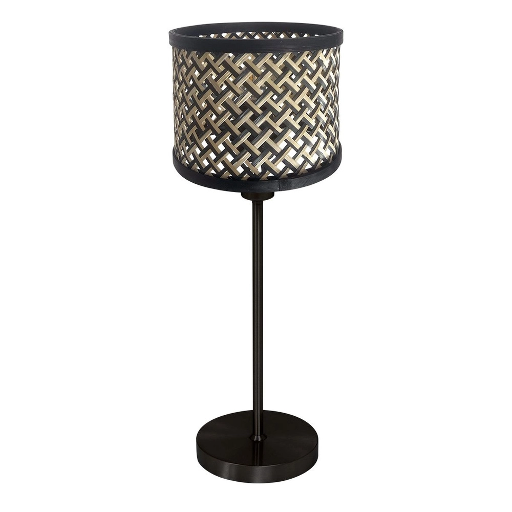 Schwarze Tischleuchte Noor mit Rattan und schwarzer Kapuze