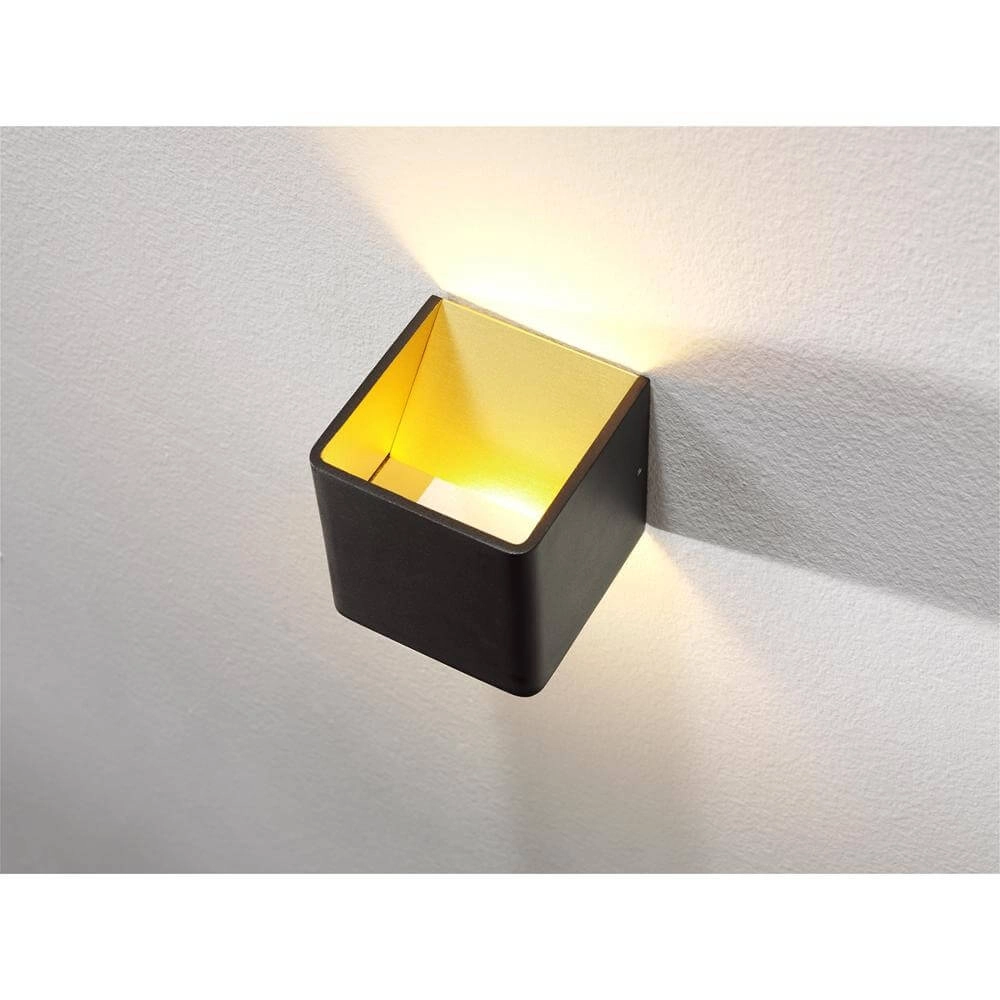 Quadratische Wandleuchte Fulda schwarz mit gold Artdelight 8719831736324