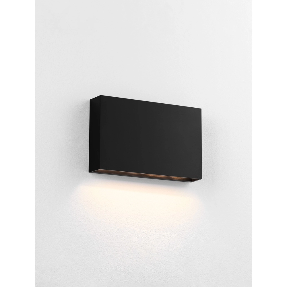 Schlanke Wandleuchte Yoko Daunen-Schwarz Lyora 5212017453747