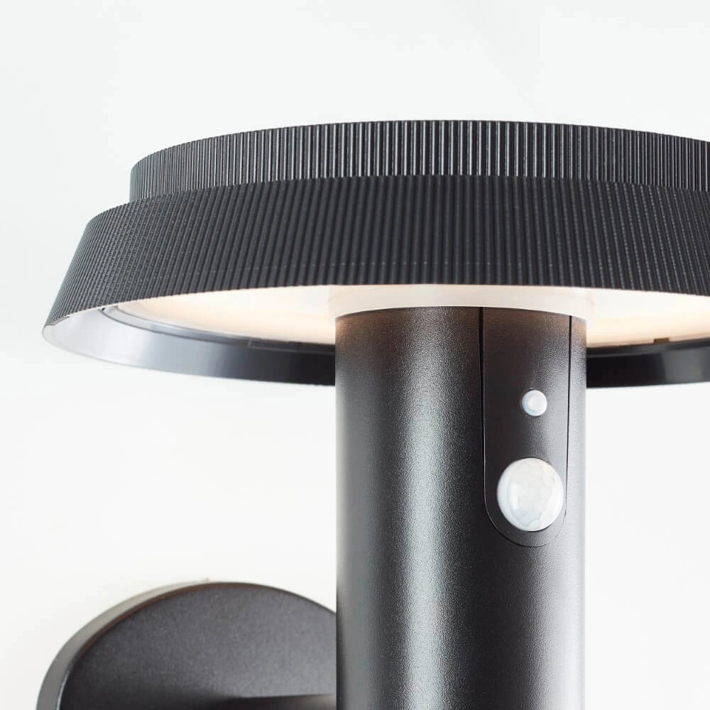 Schwarze Wandlampe Alvero mit Sensor Brilliant 4004353437823