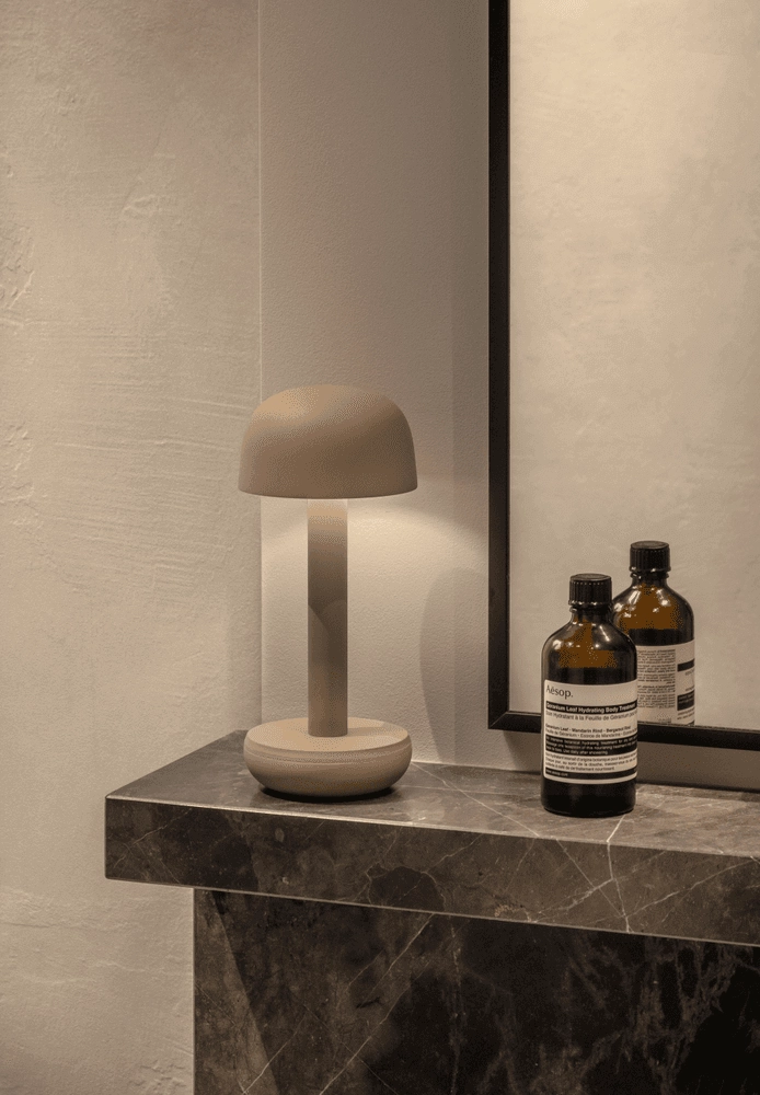 Wiederaufladbare Tischlampe Two Beige Humble 7446023311380