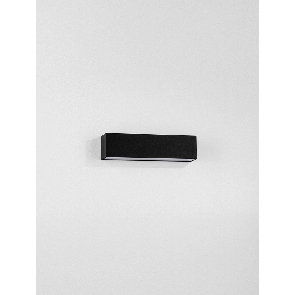 Schlanke Wandleuchte Allure schwarz 22cm Lyora 5212017479105