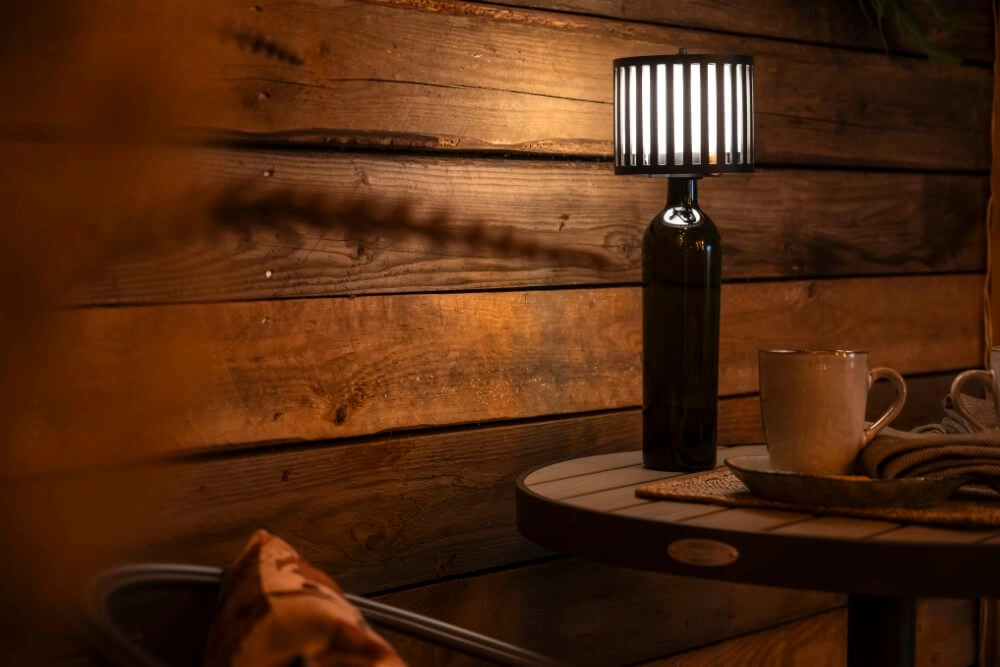 Einzigartige Tischlampe Bottle schwarz wiederaufladbar KonstSmide 7318308377520