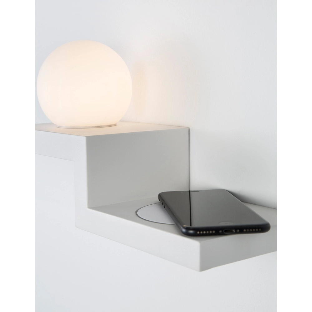 Nachttischlampe Room weiß mit kabellosem Ladegerät Lyora 5212017423726