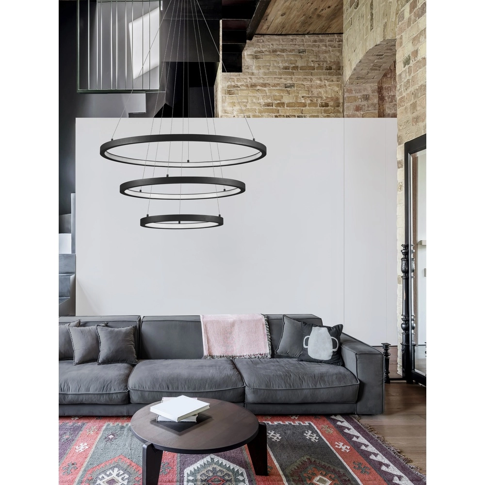 Schwarze Pendelleuchte Empatia Design Dreibettzimmer