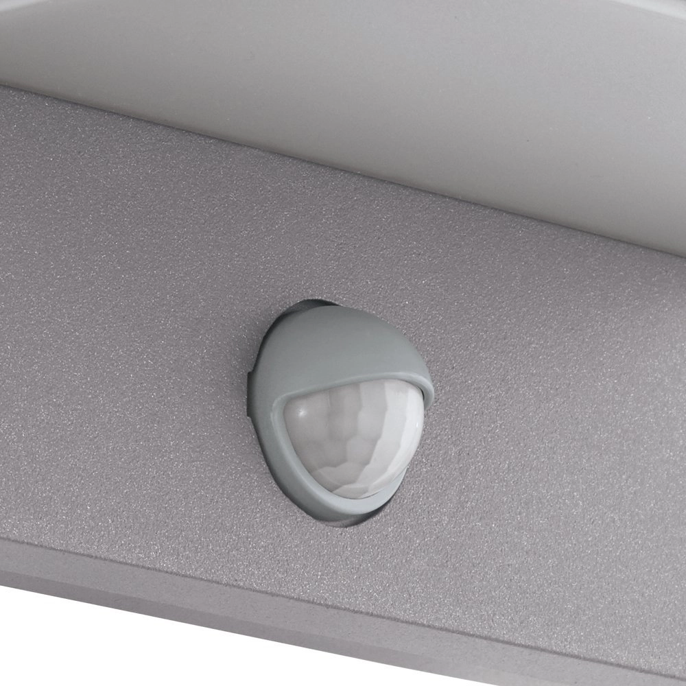 LED-Spot Azzinano mit einem Bewegungsinsor Eglo 9002759971595