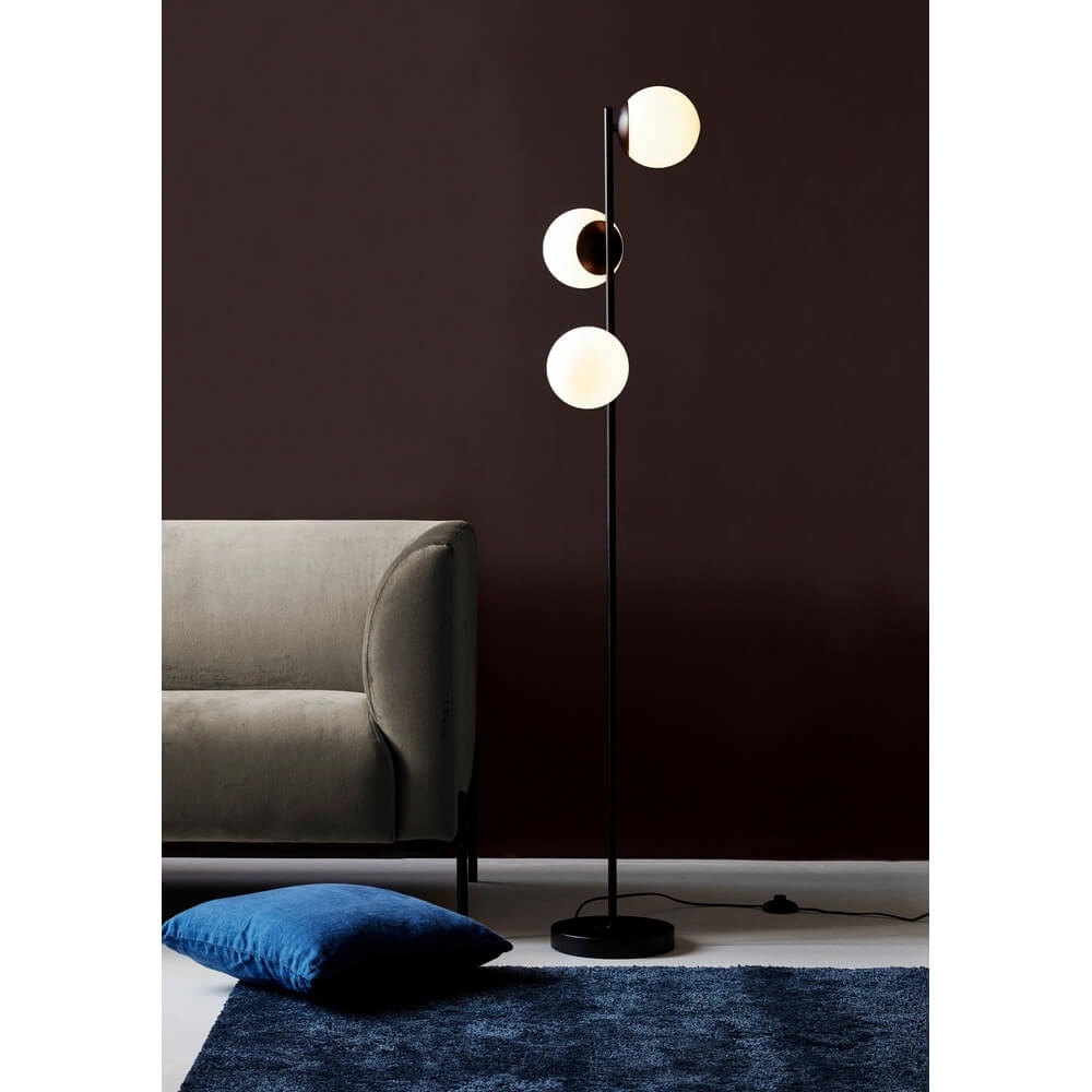 Stehlampe Lilly 3-flammig schwarz mit weißer Kugel Nordlux 5701581459182