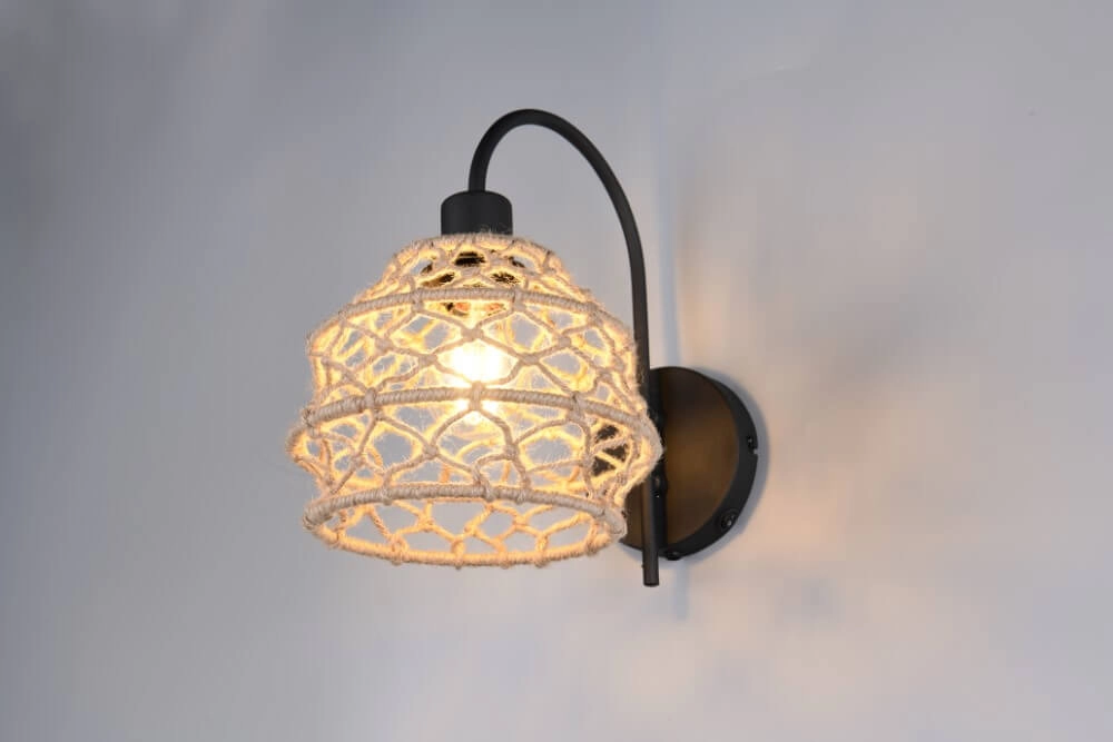 Rattan-Wandleuchte Hive mit schwarz Trio 4017807637212