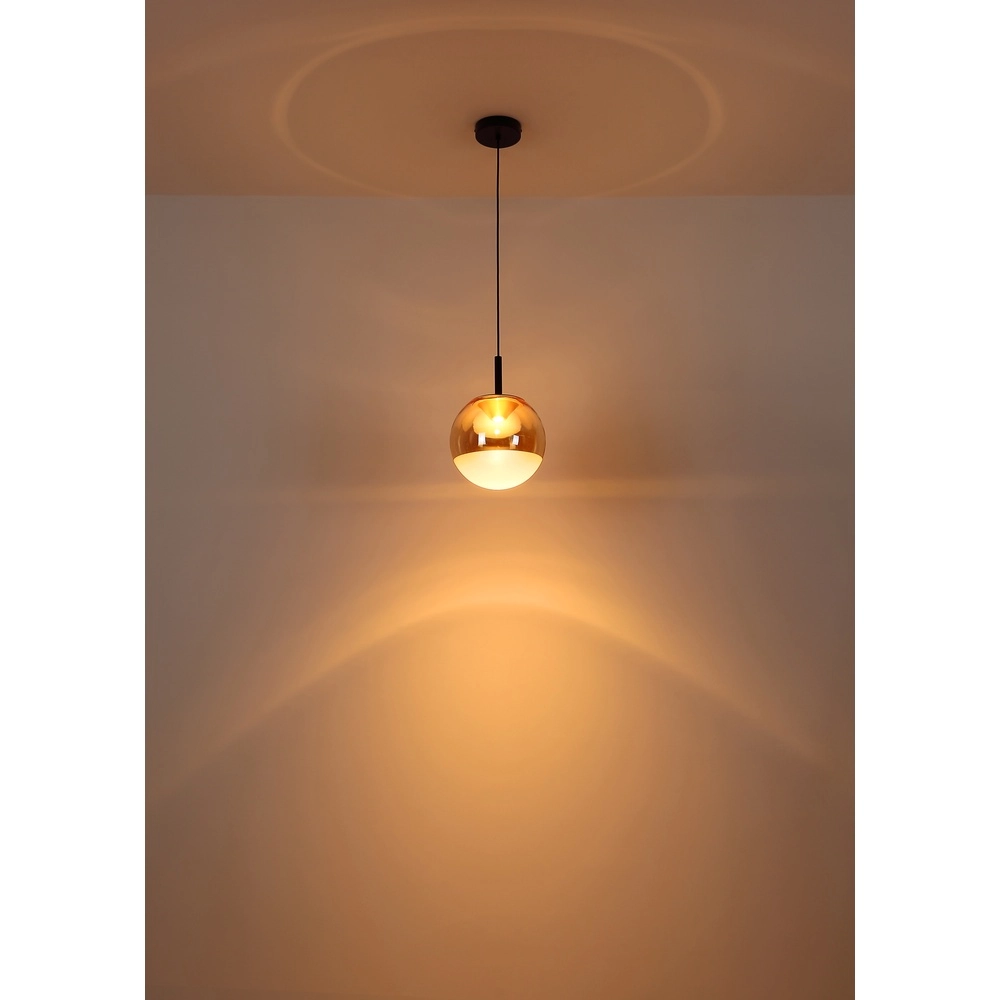 Design-Pendellampe Severin schwarz mit bernsteinfarbenem Glas Globo 9007371546930