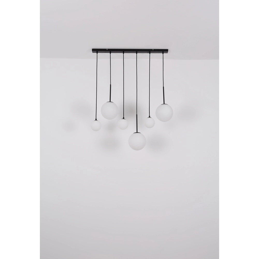 Design-Pendellampe Hallie 6-Licht Schwarz mit weißen Kugeln Globo 9007371448920