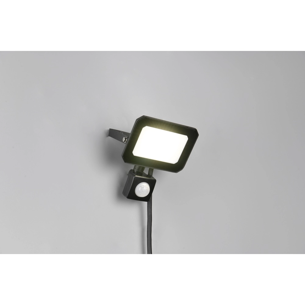 Wandleuchte Funchal schwarz 20W mit Sensor Trio 4017807648089