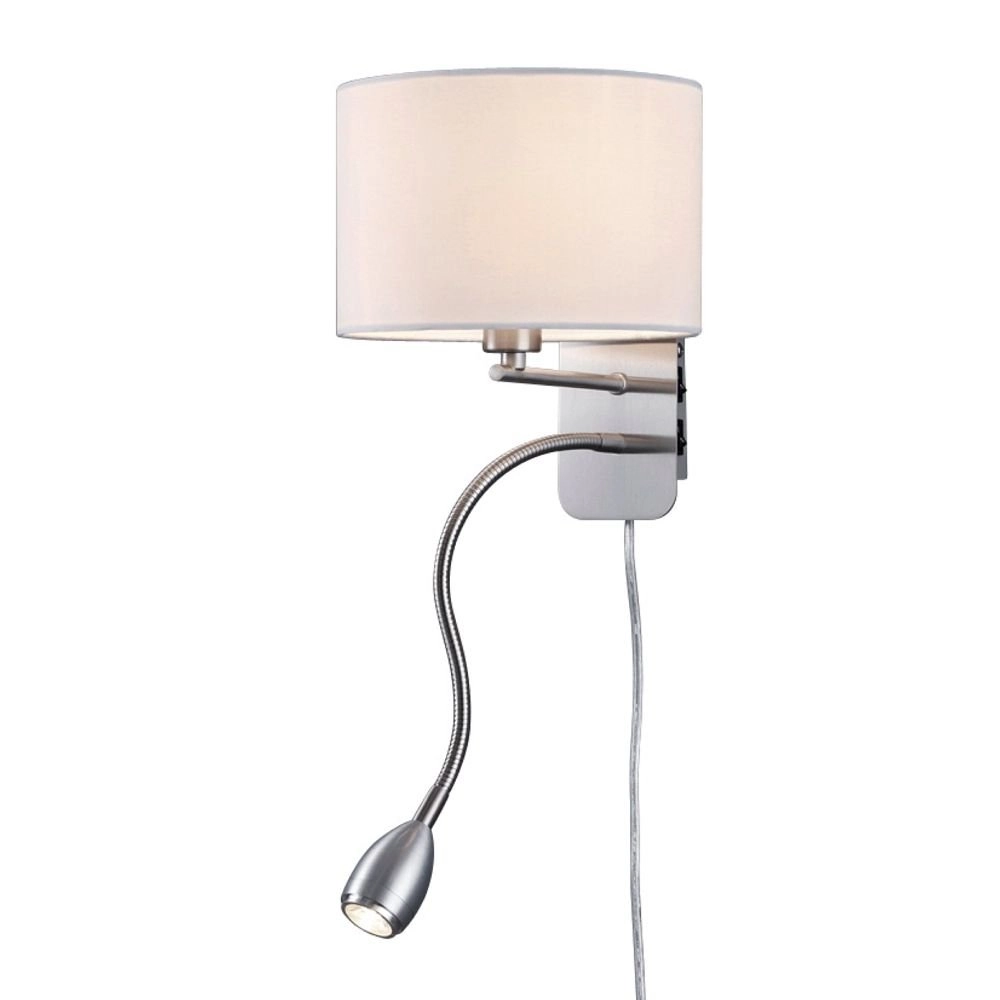 Wandlampe Series 2711 Mit Leselampe und weißer Motorhaube