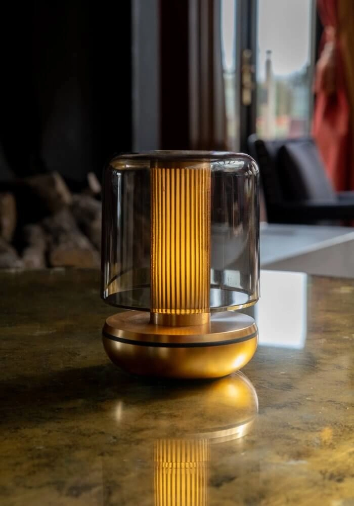 Wiederaufladbare Tischlampe Firefly Gold geräuchert Humble 6097522568556