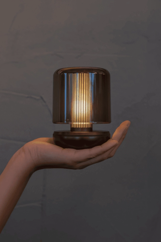 Wiederaufladbare Tischlampe Firefly Bronze geräuchert Humble 6097522865846