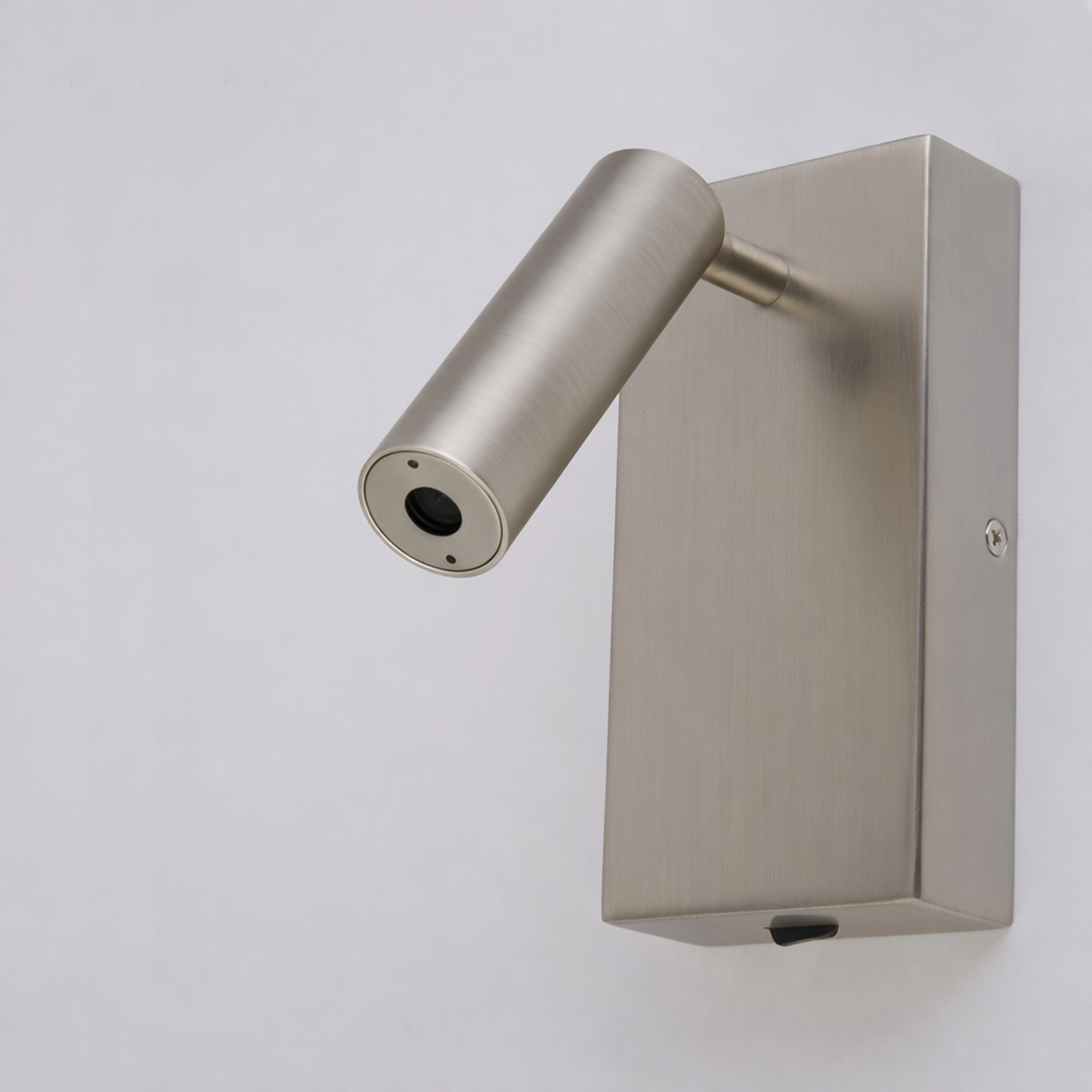 Nachttischlampe Victoria Nickel mit Steckverbinder Lyora 5053423308722