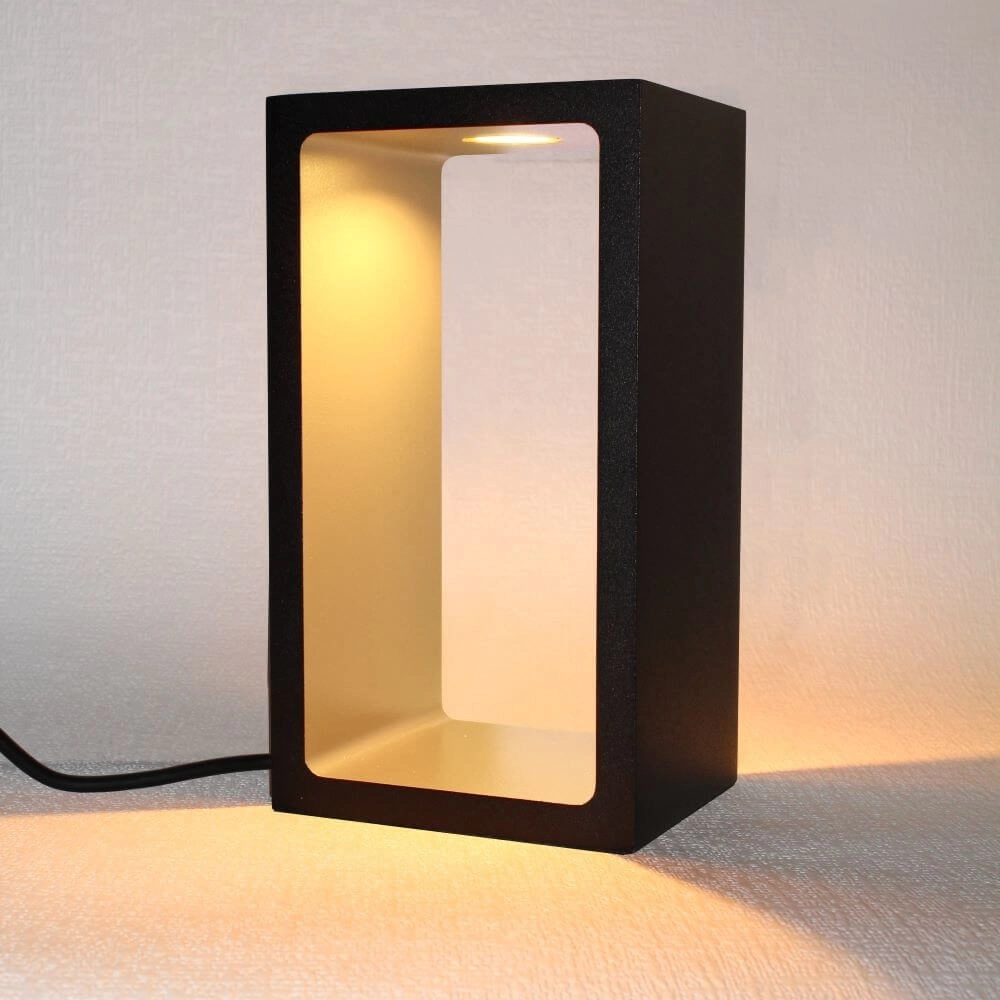 Design-Tischleuchte Corridor schwarz mit gold
