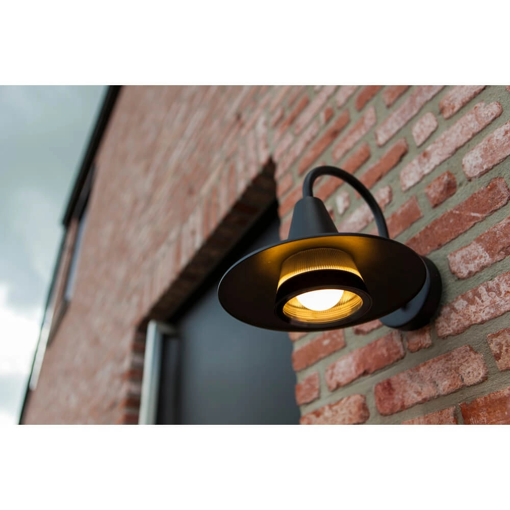 Schwarze LED-Außenleuchte Swan Lutec 6939412016351
