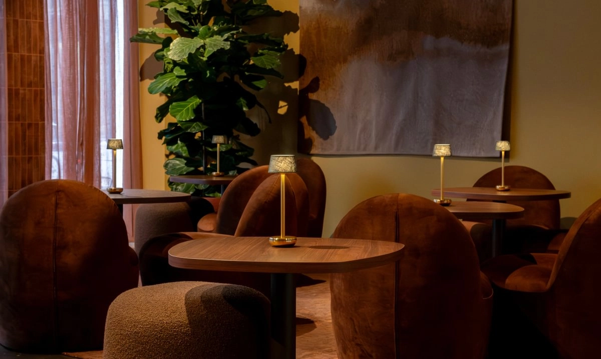 Air Gold/Emerald Linen Wiederaufladbare Tischlampe Humble 8721154303534