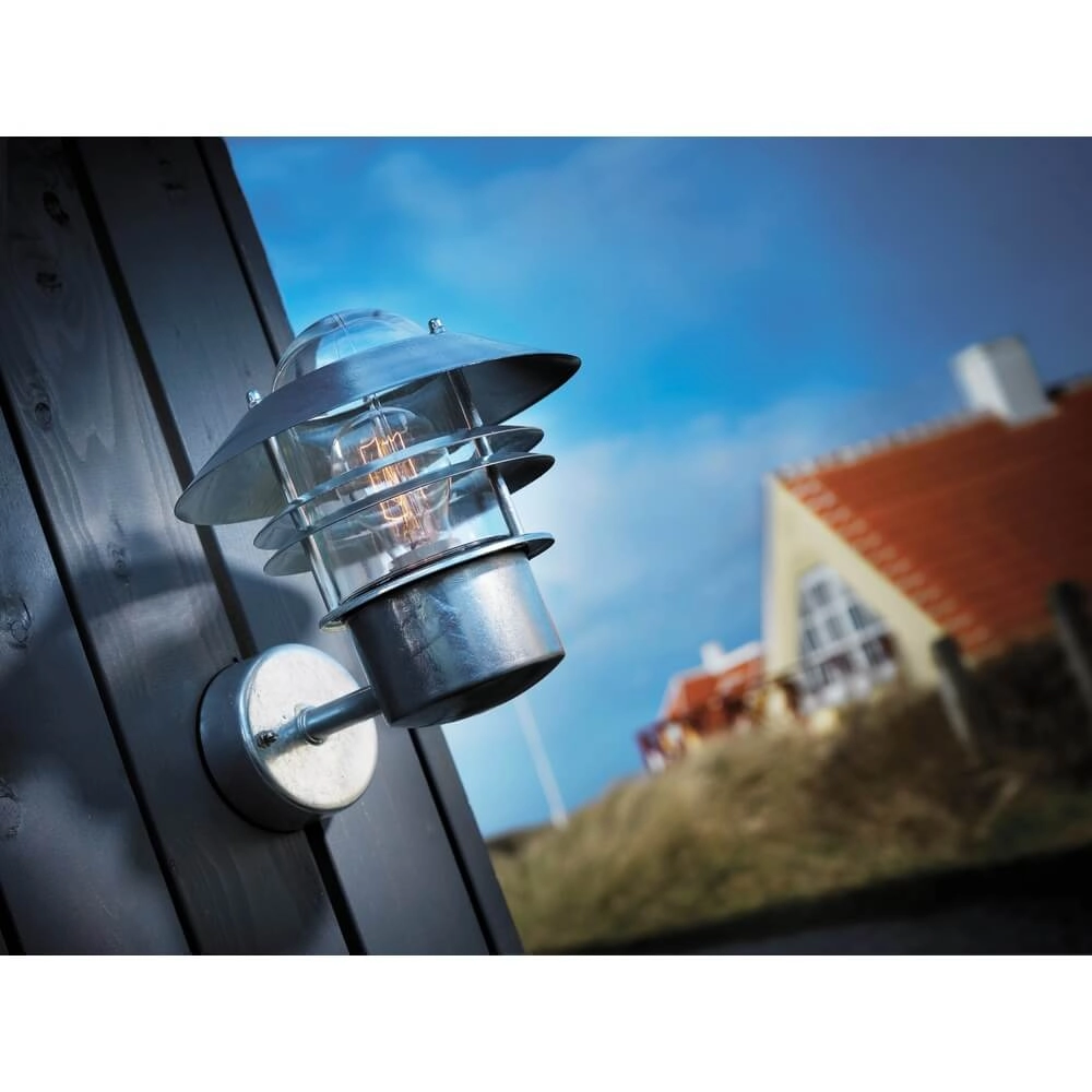 Klassische Außenleuchte Blokhus Zink nach oben Nordlux 5701581116047