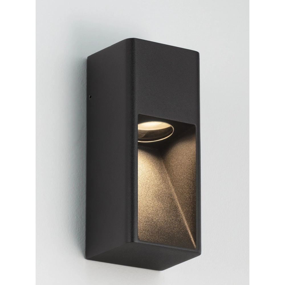 Elegante Wandlampe Mazu Schwarz Lyora 5212063504356