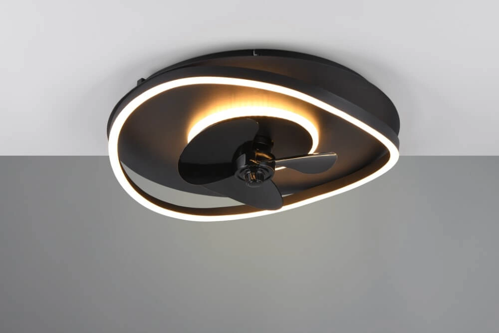 Schwarzer LED-Deckenventilator Sortland Trio 4017807606027