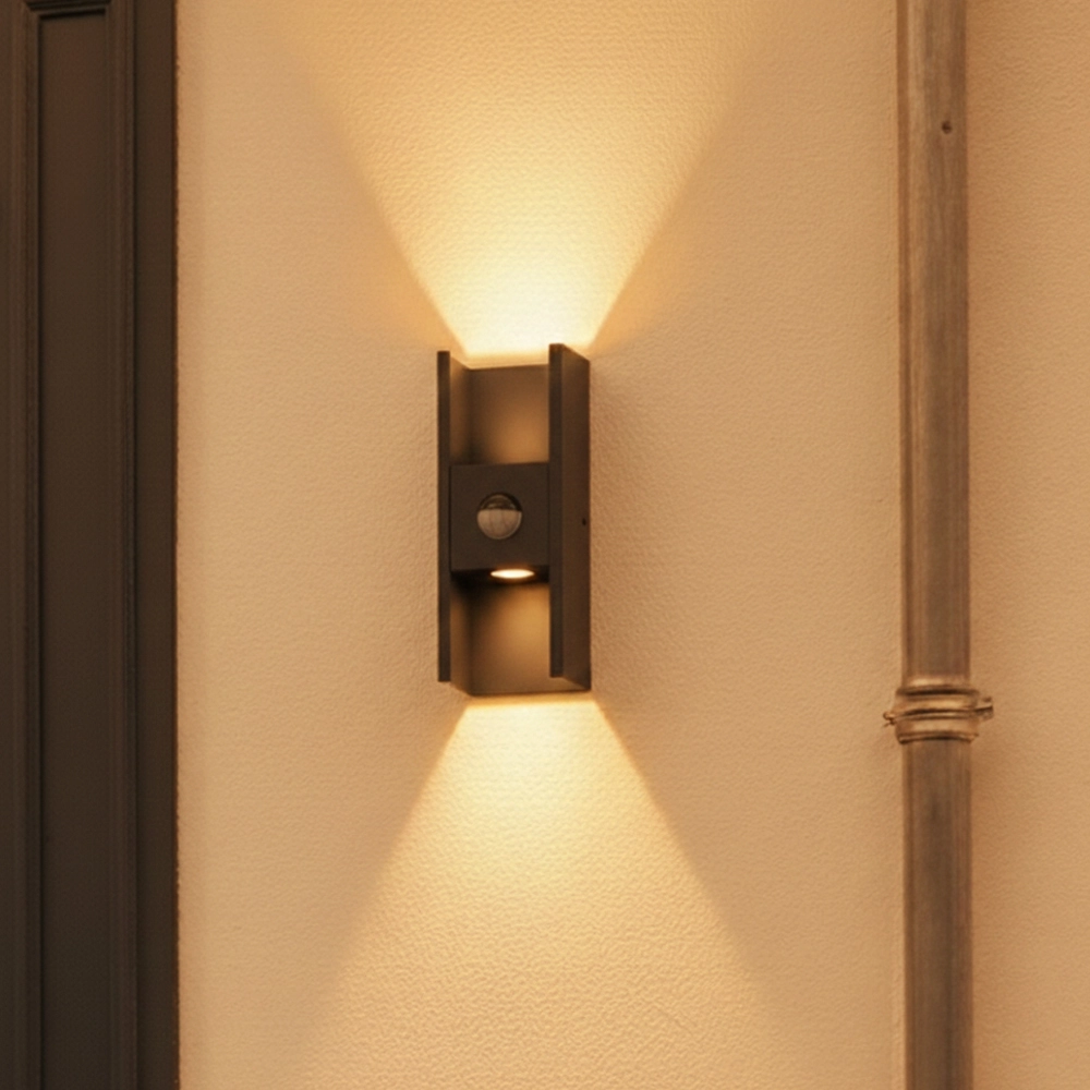 Wandstrahler Flatt Schwarz mit Sensor SLV 4024163306461