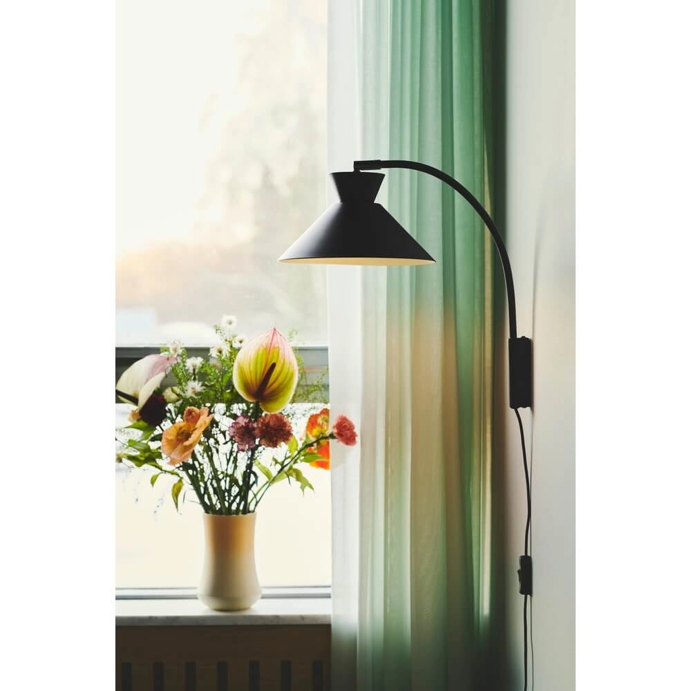 Schlanke Wandleuchte Dial schwarz Nordlux 5704924013744
