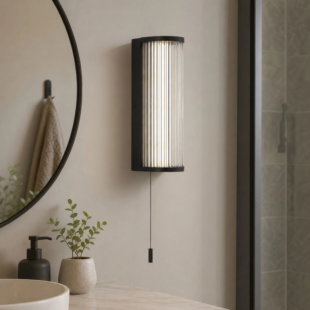 Moderne Wandlampe Rue Schwarz mit geripptem Glas Searchlight 5,05342E+12