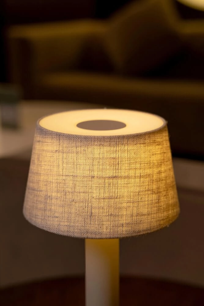 Wiederaufladbare Tischlampe Two Beige linnen Humble 7446023312363
