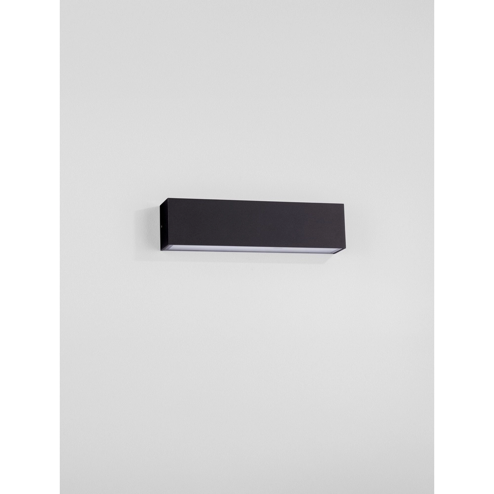 Schlanke Wandleuchte Allure schwarz 26cm Lyora 5212017479082