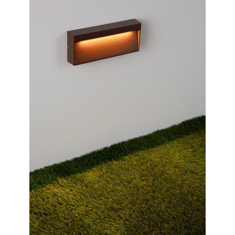 Rostbraune Wandlampe Drat Konstruktion