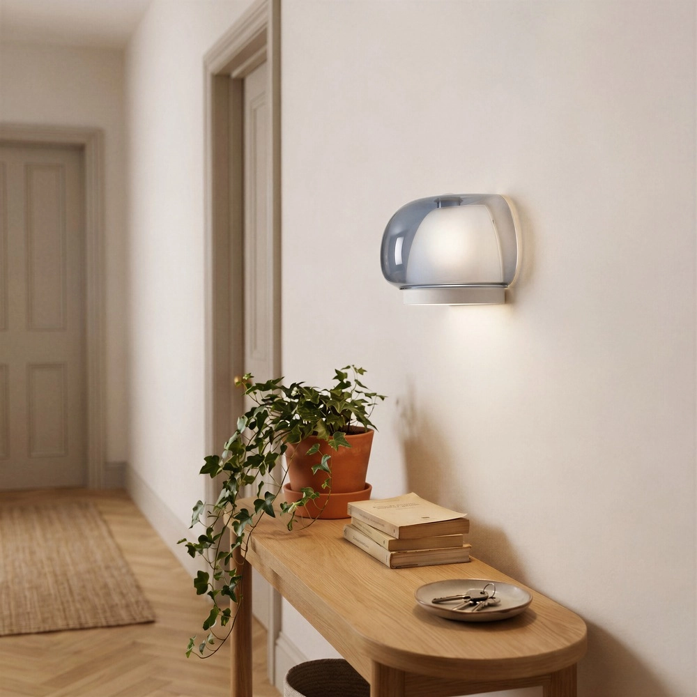 Design-Wandlampe Belomontejo Chrom mit Blau