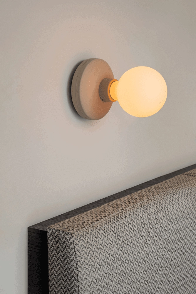 Wiederaufladbare Tischlampe Bee Beige frosted Humble 7446023312318