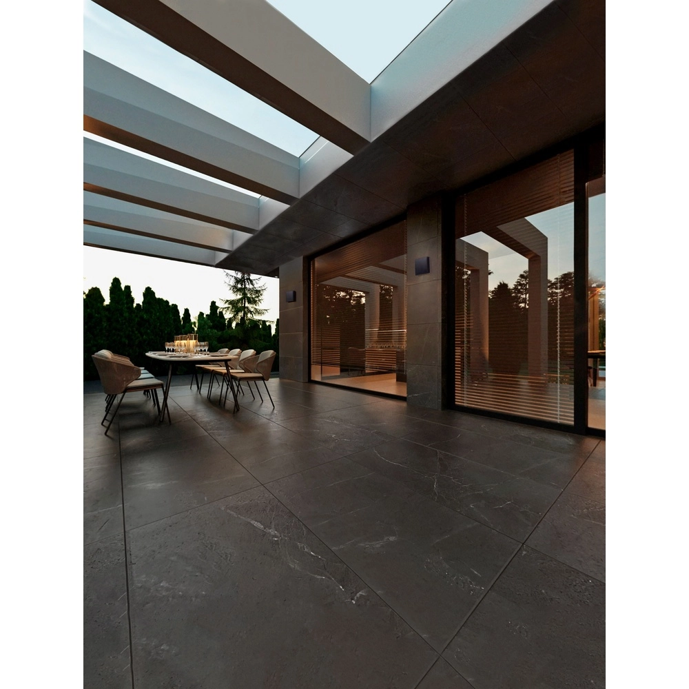 Schlanke Wandleuchte Way schwarz Lyora 5212017453754