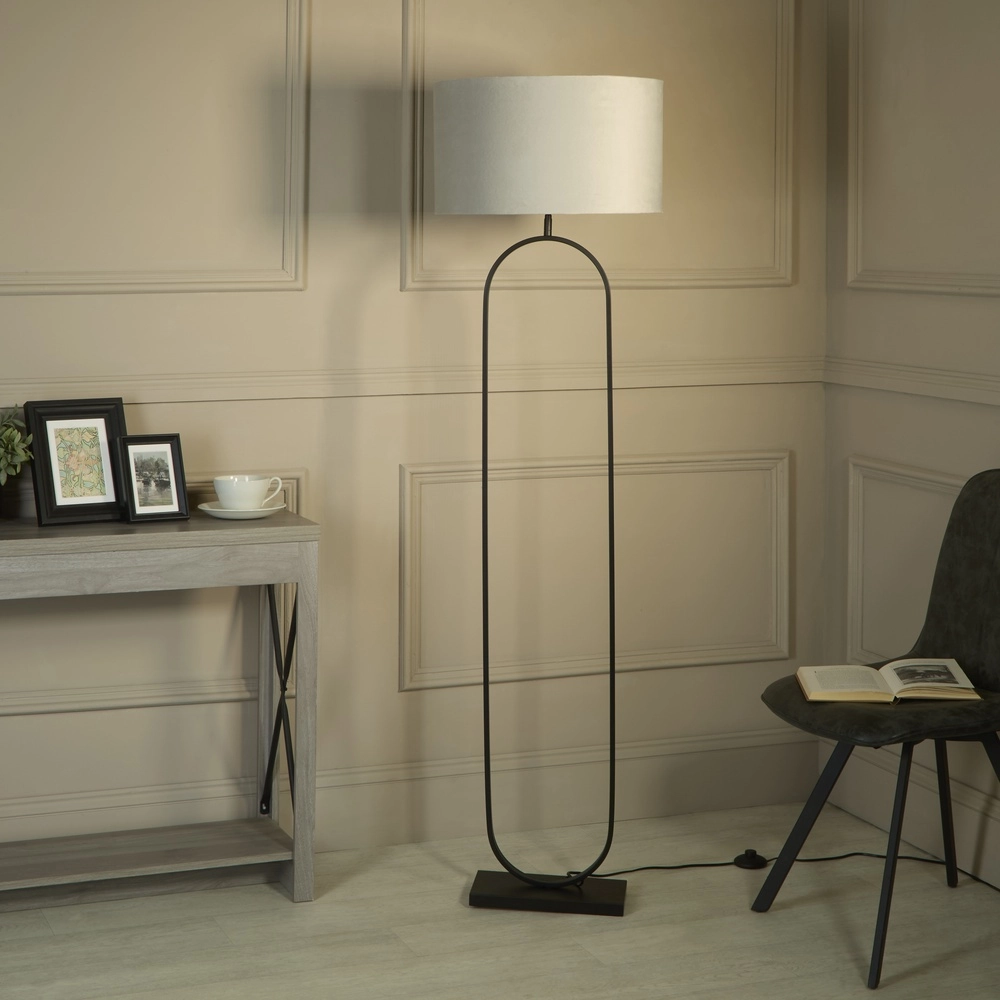 Stehlampe Modish schwarz mit grauer Kapuze Searchlight 5053423307565