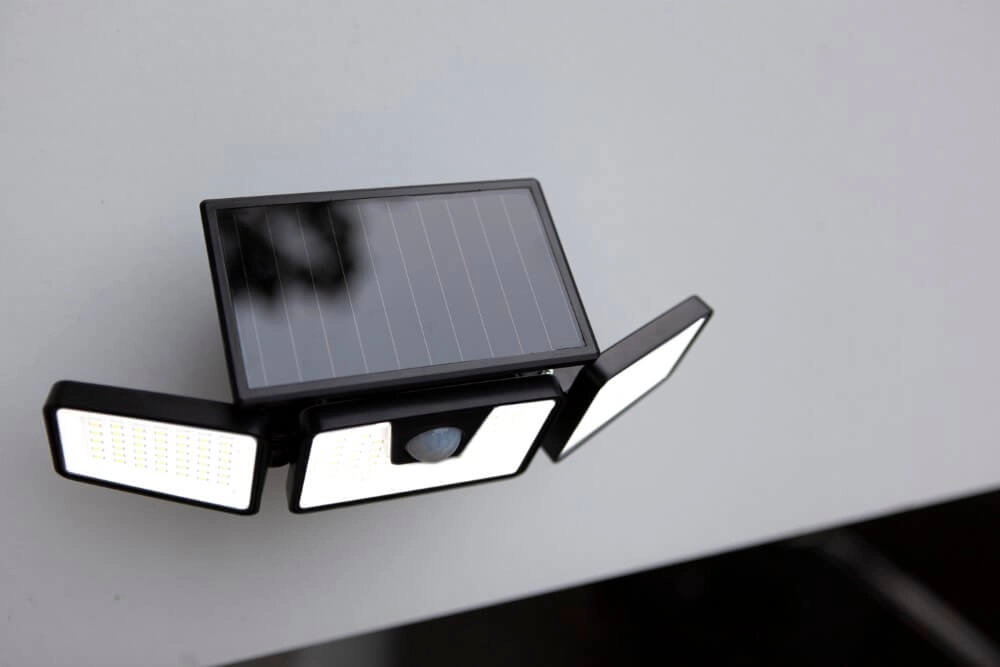 Solar wall lamp Briti 3 black Lutec 6939412015774