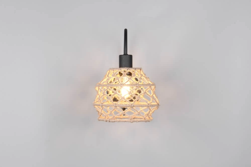 Rattan-Wandleuchte Hive mit schwarz Trio 4017807637212